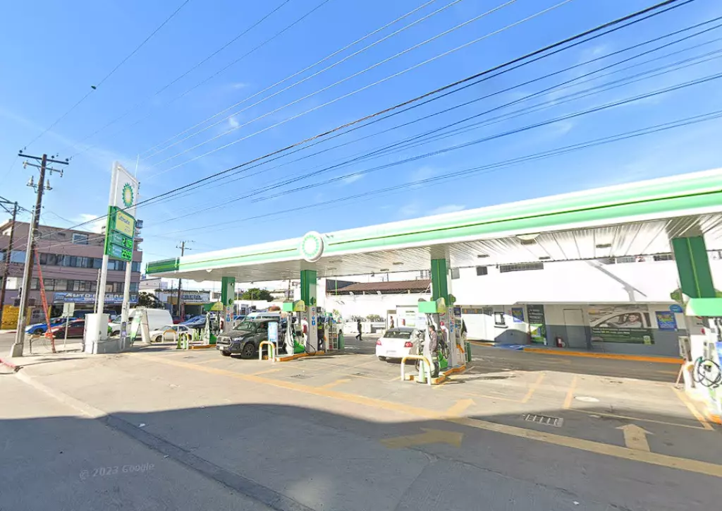 02-bc-gasolinera-bp-gas-tijuana Vista de Gasolinera BP Gas en Tijuana, BC, México