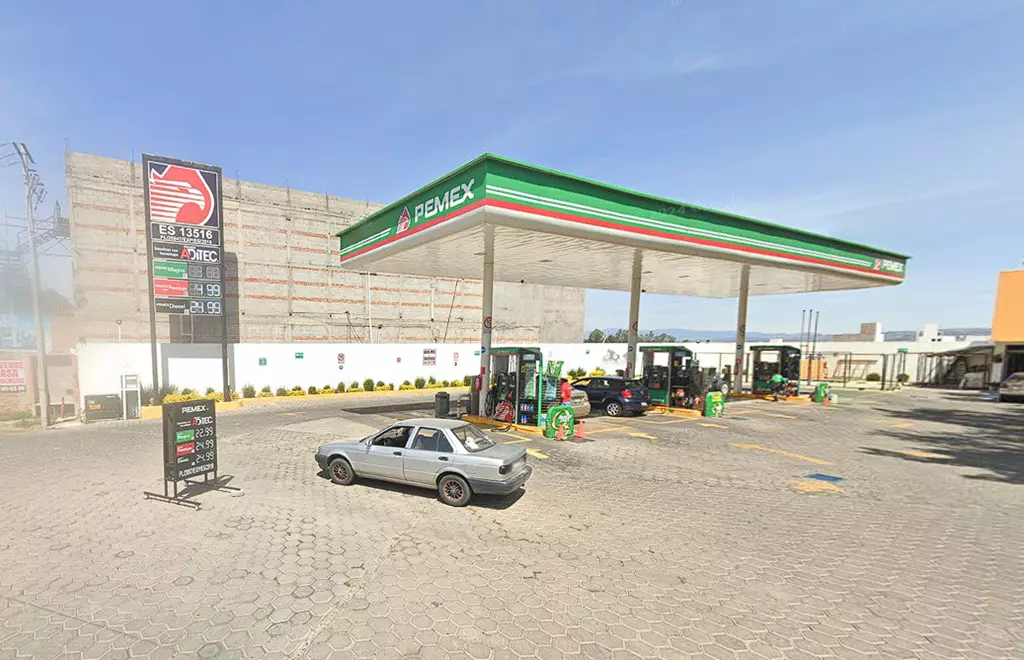 04-zac-gasolinera-pemex-tlaxcala Vista de Gasolinera Pemex en Tlaxcala de Xicohténcatl, Tlaxcala, México