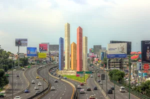 Torres-de-Satelite-Naucalpan